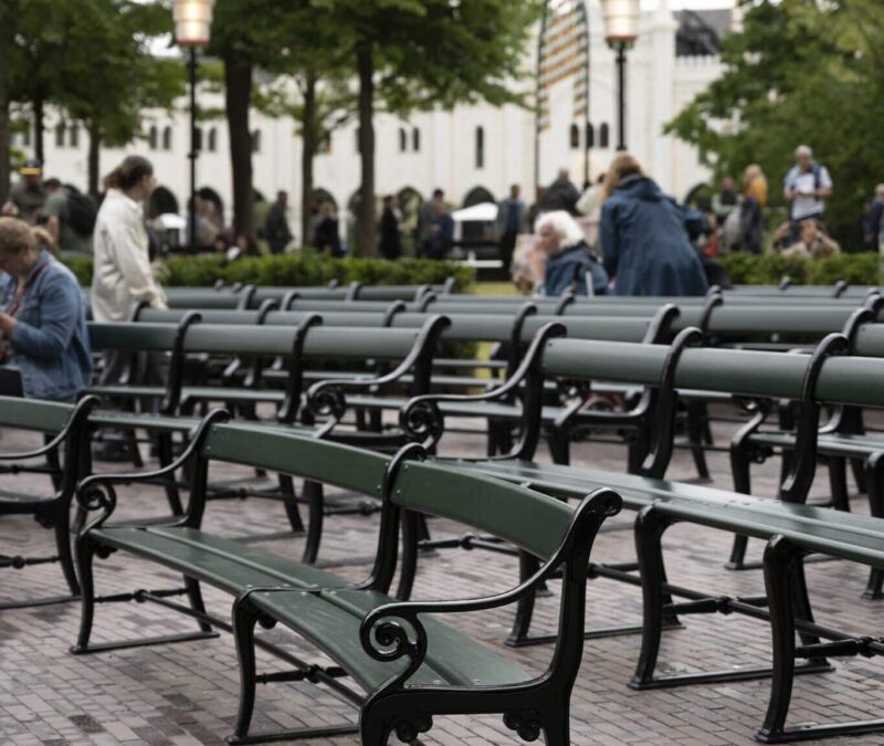 Københavnerbænk i radius-Tivoli