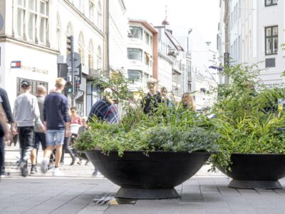 Udendørs blomsterkumme