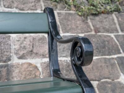 Detalje af bænk med smukt design