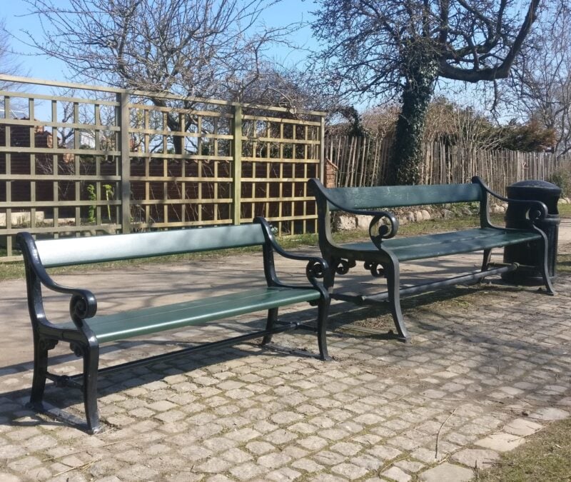 Bænke i en park